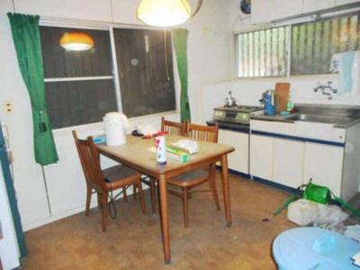 It is a property that combines the convenience of the urban area with the relaxed environment of the countryside. — Image 1, Kashiba, Nara