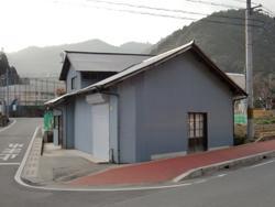 It is a house and warehouse facing the main road. Remodeling is required. — Image 3, Taka, Hyogo