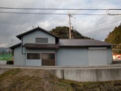 It is a house and warehouse facing the main road. Remodeling is required. — Image 1, Taka, Hyogo