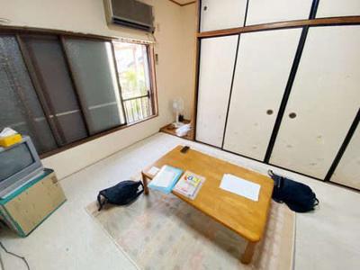 It is a one-storey property where you can feel the atmosphere of the four seasons close to you. — Image 1, Shimokitayama, Nara