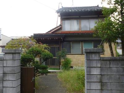 Traditional Home in Oyabe City - 244m² Plot Near Isurugi Station — Image 1, Oyabe, Toyama