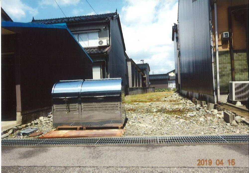 200sqm Land Plot in Rengeji, Takaoka - Corner Location with Infrastructure - Image 1