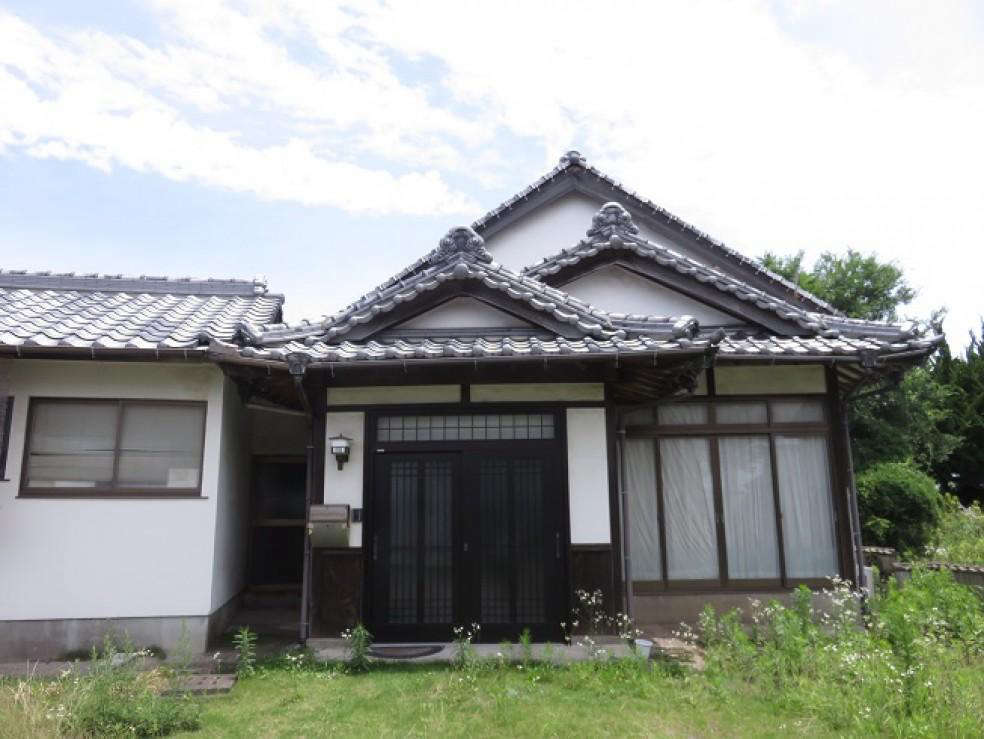 Spacious 266sqm Family Home in Bungotakada City Center - Thumbnail 3