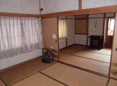 Spacious 7DK House Near Iyo-Saijo Station, Ehime Prefecture — Image 4, Saijo, Ehime