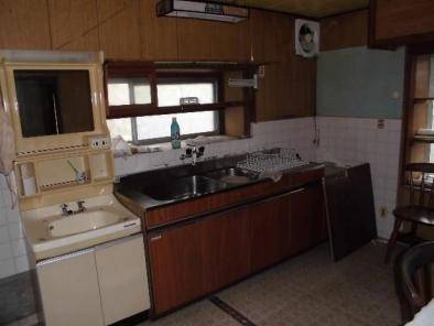 Spacious 7DK House Near Iyo-Saijo Station, Ehime Prefecture - Thumbnail 4