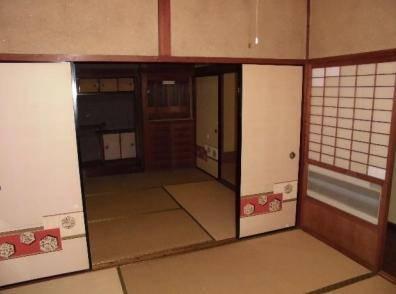 Spacious 7DK House Near Iyo-Saijo Station, Ehime Prefecture — Image 2, Saijo, Ehime