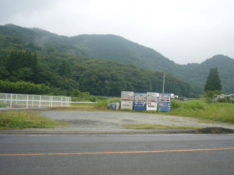412sqm Commercial Land Plot Along Route 216 in Uki City, Kumamoto - Image 1
