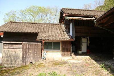 Traditional House with Large Land Plot in Yunomae, Kumamoto — Image 1, Yumae, Kumamoto