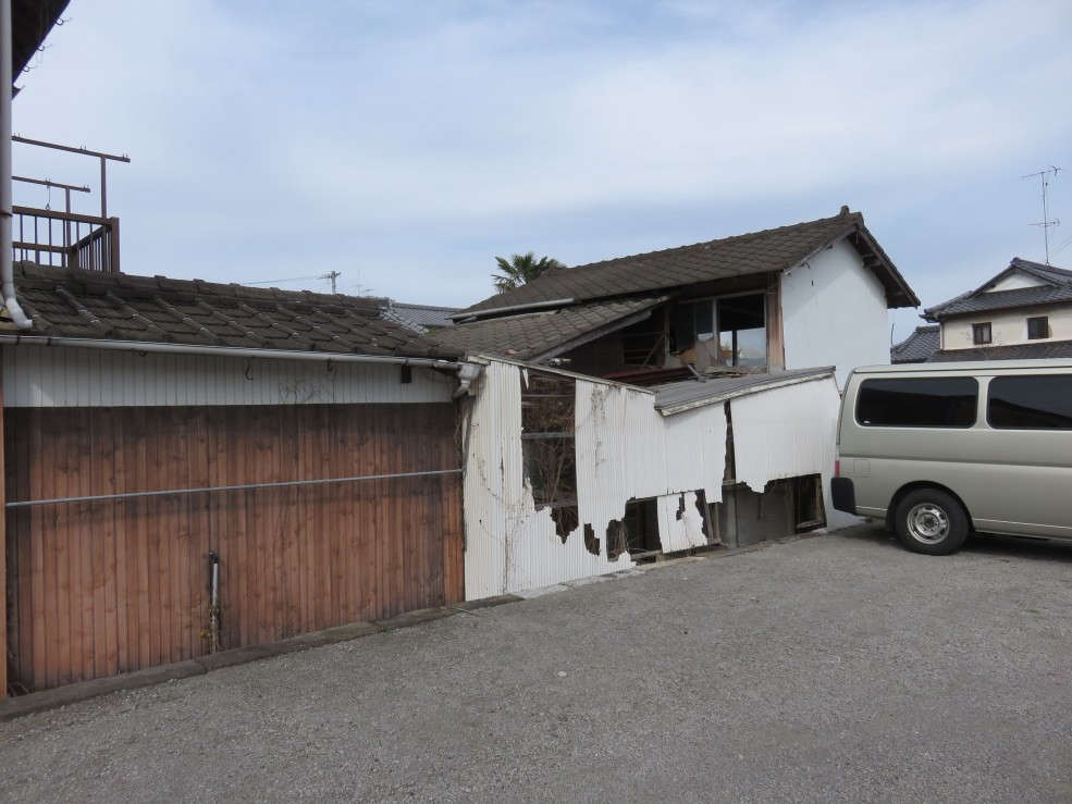 Traditional 6K House in Bungo Takada - Corner Plot with Parking - Thumbnail 3