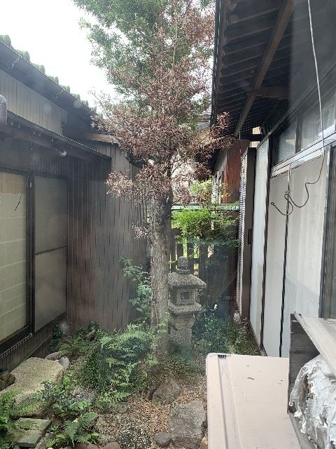 Spacious 8DK House on Large Corner Lot in Nishio City - Thumbnail 3