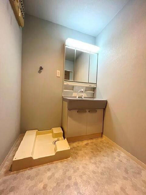 2LDK Apartment for Rent in Nagakute City, Aichi - Thumbnail 3