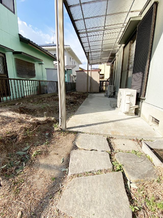 4LDK House in Komaki with 215m² Land - Thumbnail 2