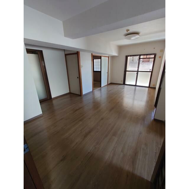 Whole-Building Apartment for Sale in Kochi City, 11-Story SRC - Thumbnail 4
