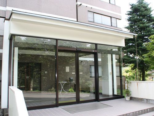 Pet-Friendly 1LDK Apartment for Sale in Royal Resort Yamanakako - Thumbnail 3