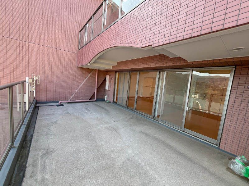 Four Seasons Forest Yugawara 2LDK Condo with Onsen - Thumbnail 2