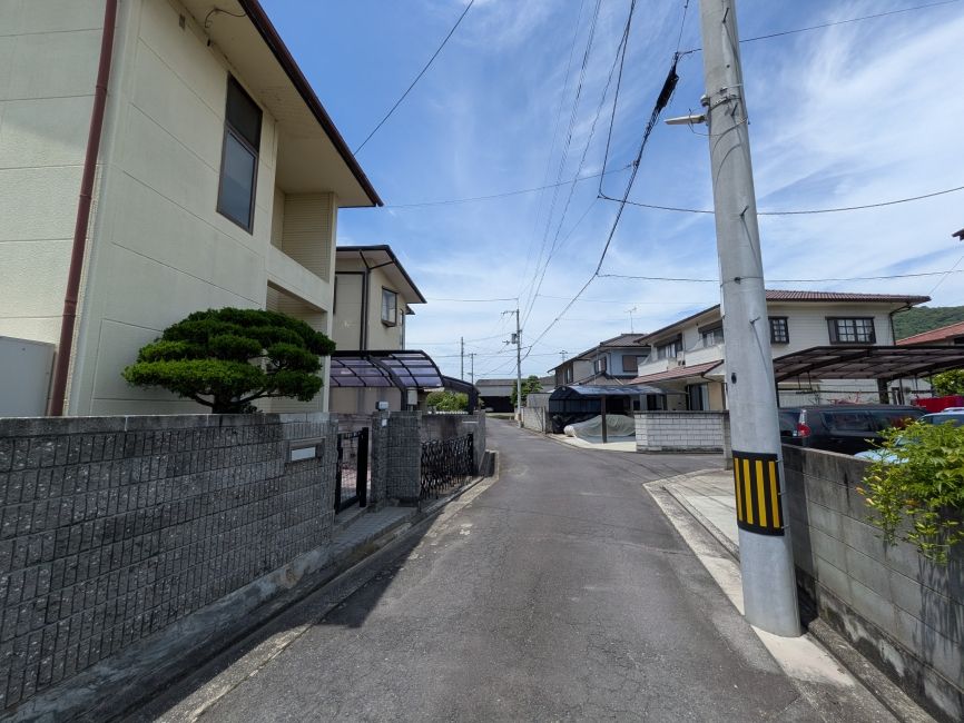 4LDK Detached House for Sale in Takamatsu, Kagawa - 98.54m² - Thumbnail 2
