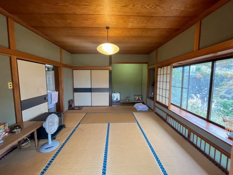 Single-Story House with Bay Views in Yugawara - Thumbnail 4