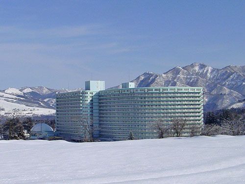 White Plaza Yuzawa V Plage 2K Resort Condo in Niigata - Thumbnail 2