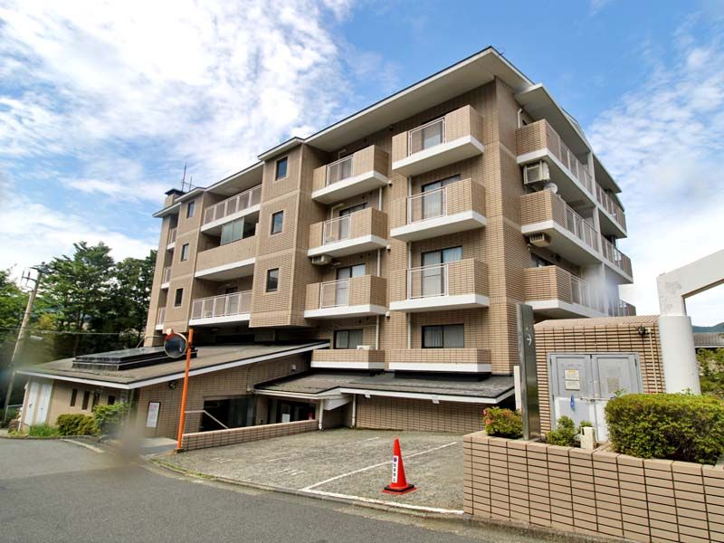 Gora Luxury 2LDK Apartment with Mt Fuji Views - Image 1