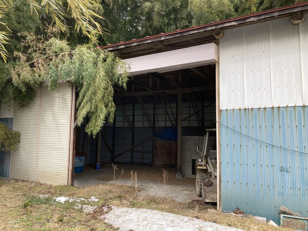6LDK Farmhouse with Cattle Barn & Land for 1M Yen in Kurihara, Miyagi - Image 1