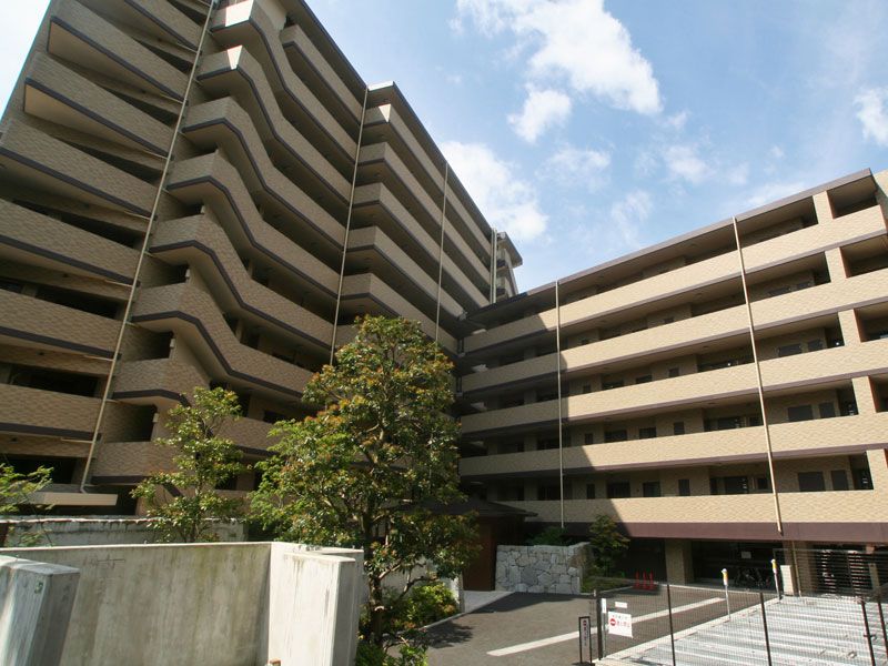 Adenium Atami Suikouen 2LDK Condo with Onsen & Balcony - Thumbnail 4