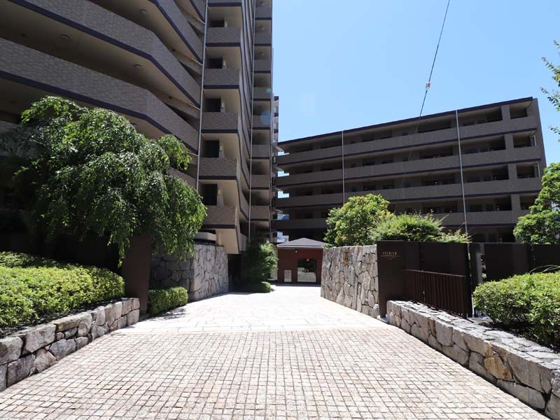 Adenium Atami Suikouen 2LDK Condo with Onsen & Balcony - Thumbnail 2