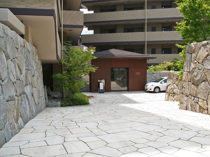 Adenium Atami Suikouen 2LDK Condo with Onsen & Balcony - Thumbnail 3