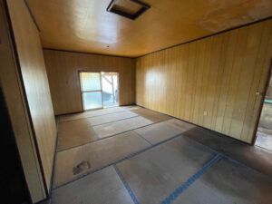 Spacious 122 sqm Former Izakaya Near Omuta Station - Thumbnail 2