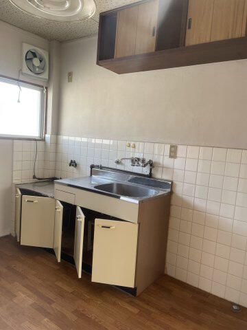 3-Story Steel-Framed Apartment Building for Sale in Kochi City - Thumbnail 4