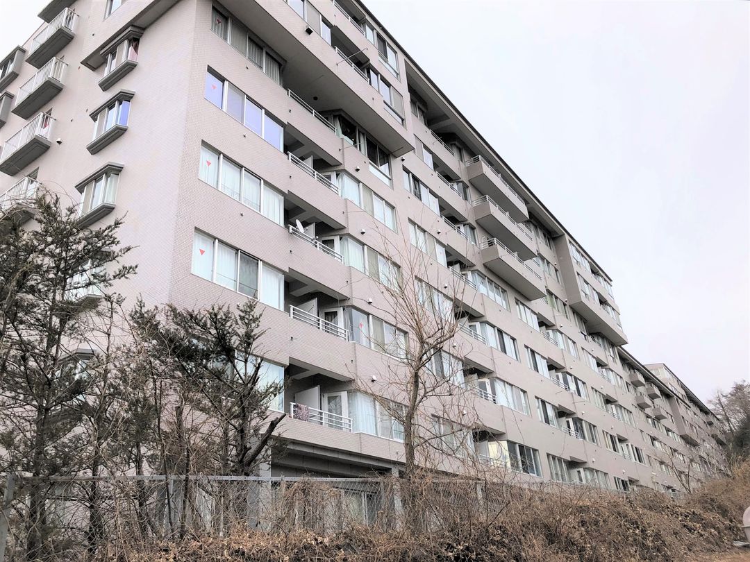 Mount Fuji View 2LDK Apartment in Oshino with Resort Amenities - Thumbnail 2