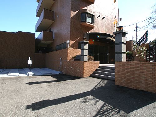 Lions Mansion Atami Baien No. 2 3DK Apartment with Onsen - Thumbnail 4