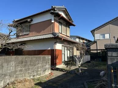 Residential Land with Usable House in Quiet Kochi City Neighborhood - Thumbnail 2