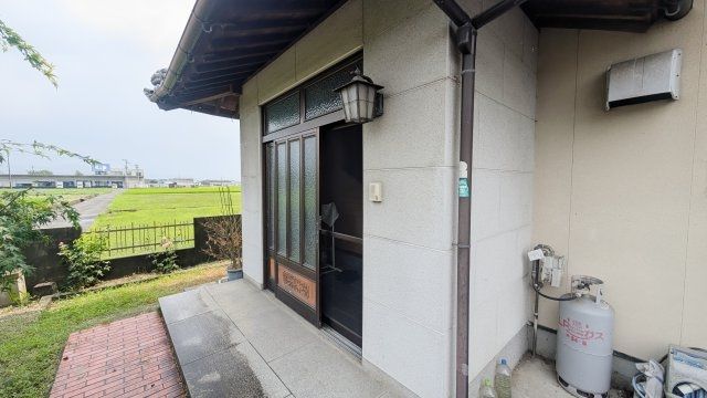 4DK House with Shop Space for Sale in Mitoyo City, Kagawa - Image 1