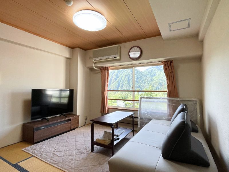 1K Resort Apartment for Sale in Yuzawa, Niigata - Thumbnail 2