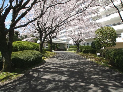 2LDK Apartment for Sale in Atami, Shizuoka - 73.16m² - Thumbnail 4