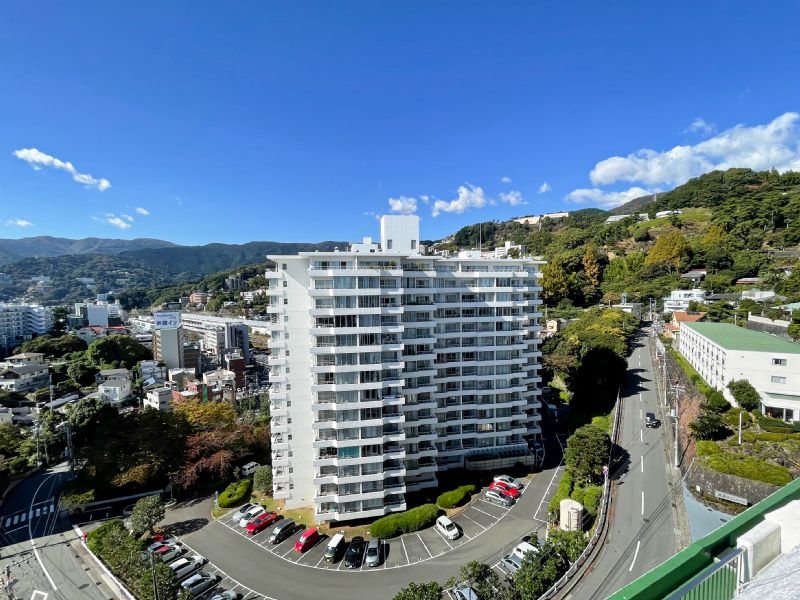 2LDK Apartment for Sale in Atami, Shizuoka - 73.16m² - Thumbnail 2
