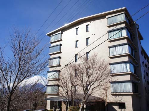 2LDK Resort Condo in Yamanakako with Mountain Views & Hot Spring - Thumbnail 2