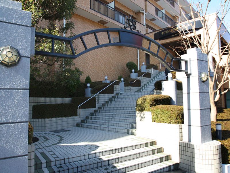 2LDK Resort Condo in Atami with Hot Spring & Pool - 9.8M Yen - Thumbnail 2