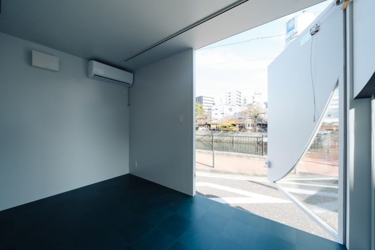 Movable Trailer House STORK for Sale in Japan - 1R Tiny Home - Thumbnail 3