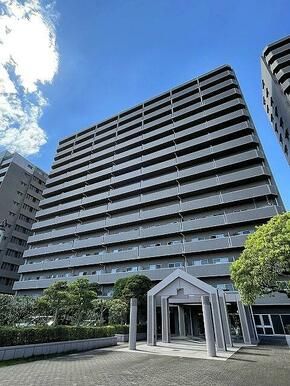 15th Floor 3LDK Apartment for Sale in Kochi City with Wide Balcony - Thumbnail 2