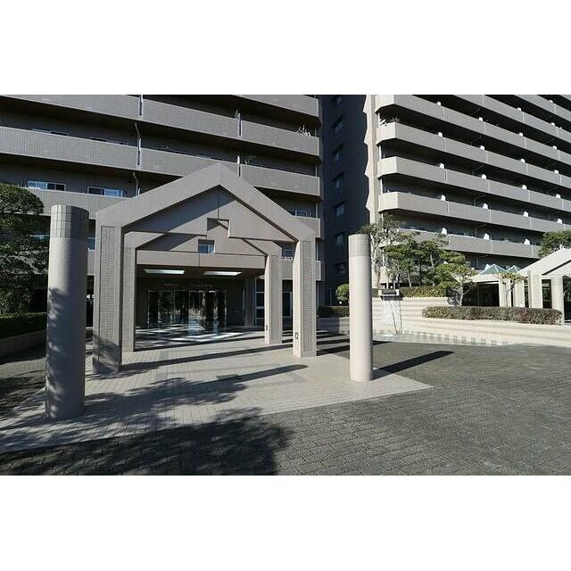 15th Floor 3LDK Apartment for Sale in Kochi City with Wide Balcony - Thumbnail 3