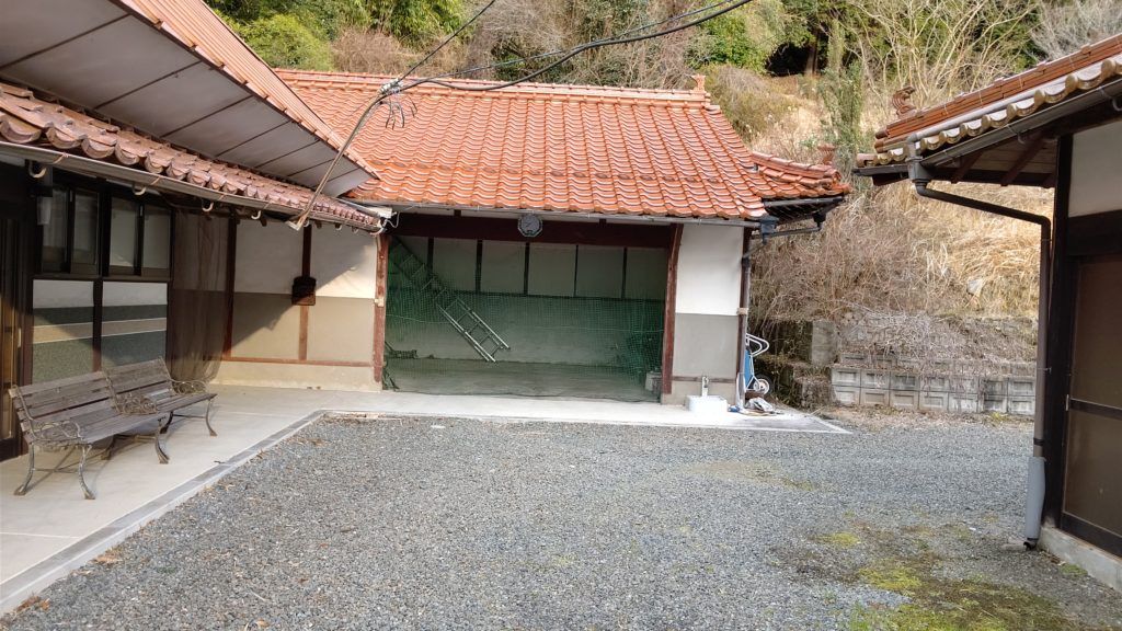 90-Year-Old Farmhouse with Detached Studio & Rice Paddy in Mihara - Image 1