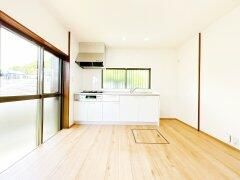 Renovated 3DK House in Kochi City with Parking and Garden - Thumbnail 4