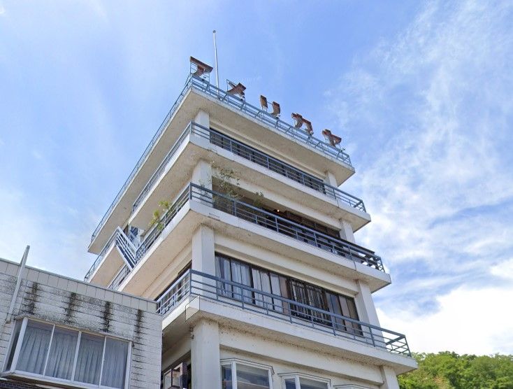 Forest 4LDK House for Sale in Nirasaki, Yamanashi - 1.6M Sqm Land - Thumbnail 2