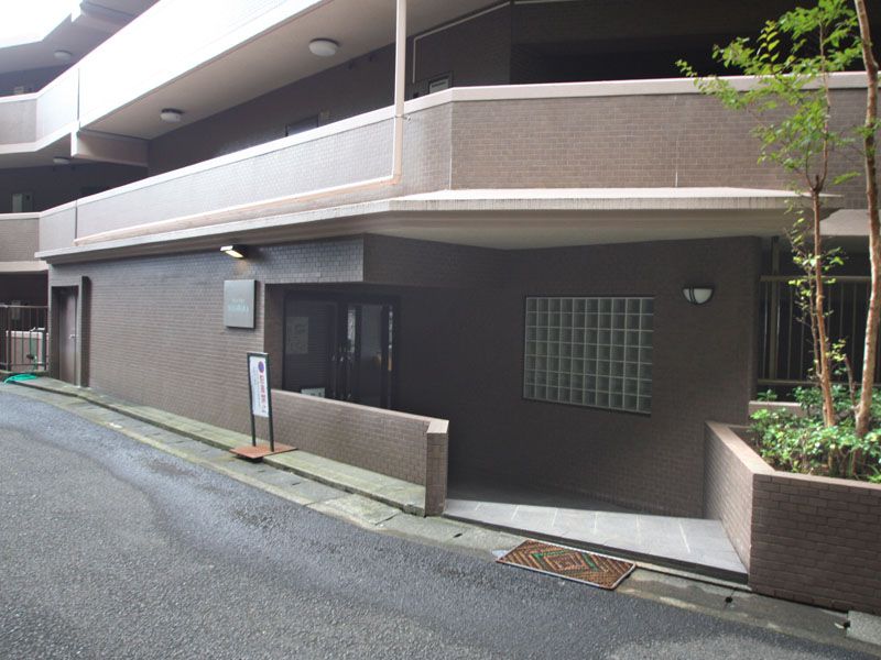 Rotary Plaza Yugawara Condo with Onsen & Mountain Views for Sale - Thumbnail 3