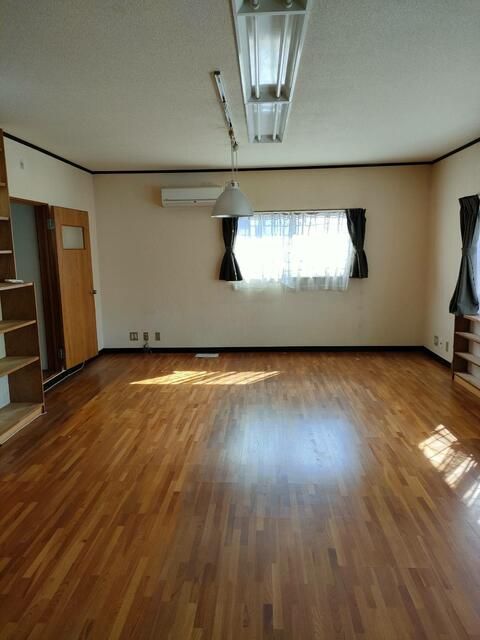 5K Detached House for Sale in Kochi City, 2-min Walk to Higashi-Shinki Station - Thumbnail 3