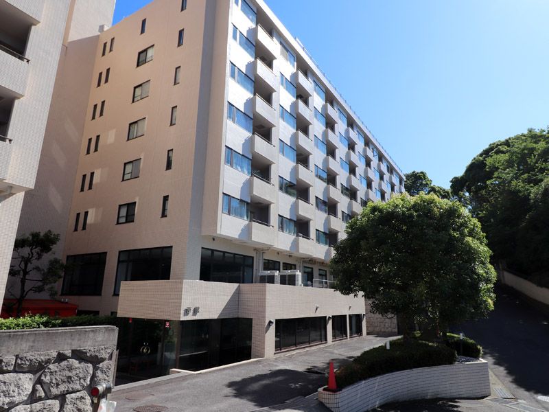 2LDK Apartment for Sale in Atami, Shizuoka - 77.19m² - Thumbnail 3