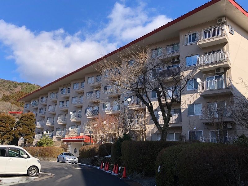 Fuji Kogen Condo for Sale with Mount Fuji Views - 2LDK - Thumbnail 3