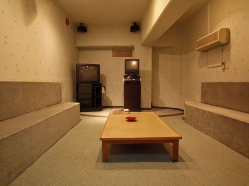 Fujita Second Atami 2LDK Condo with Onsen & Resort Amenities - Thumbnail 2