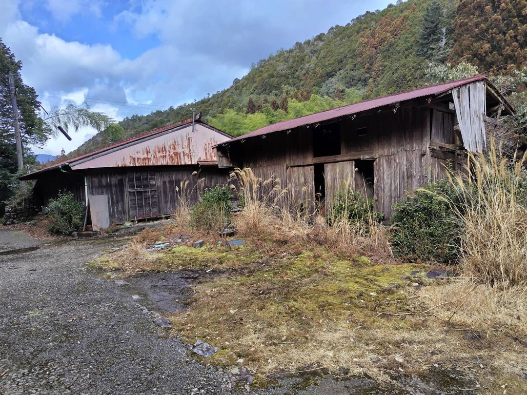 38,000 sqm Land with Houses in Kumano, Mie for 1 Million Yen - Thumbnail 3